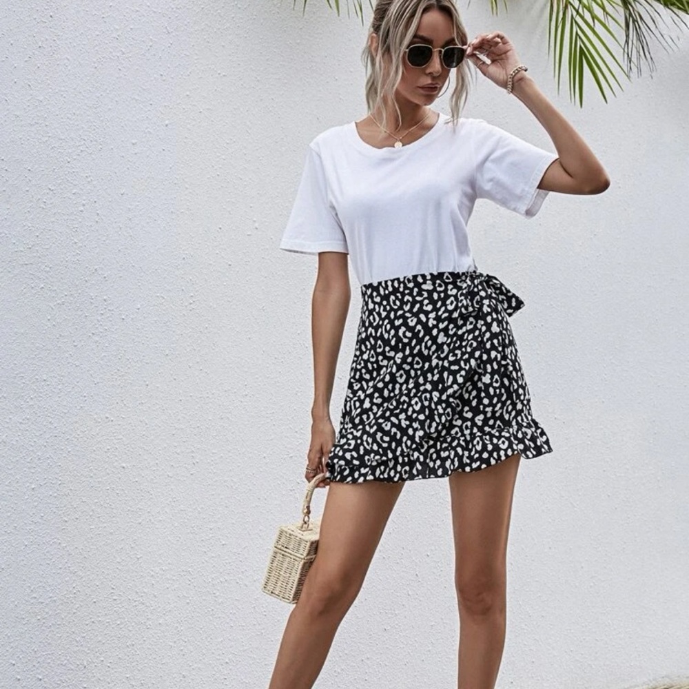 Black & White Cheetah Print Knot Side Wrap Skirt